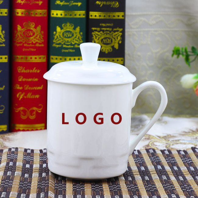 Jingdezhen ceramic tea cup with lid bone china office cup conference cup blue and white porcelain cup factory direct wholesale